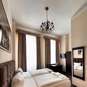 https://upper-room-hotel.find-berlin-hotels.com